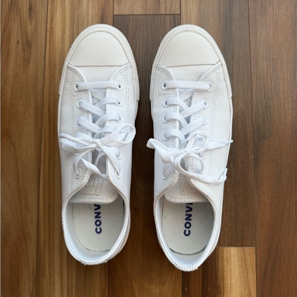 NWOT Converse Chuck Taylor All Star/White Mono Leather Low-Top Original Sneakers - Picture 2 of 8